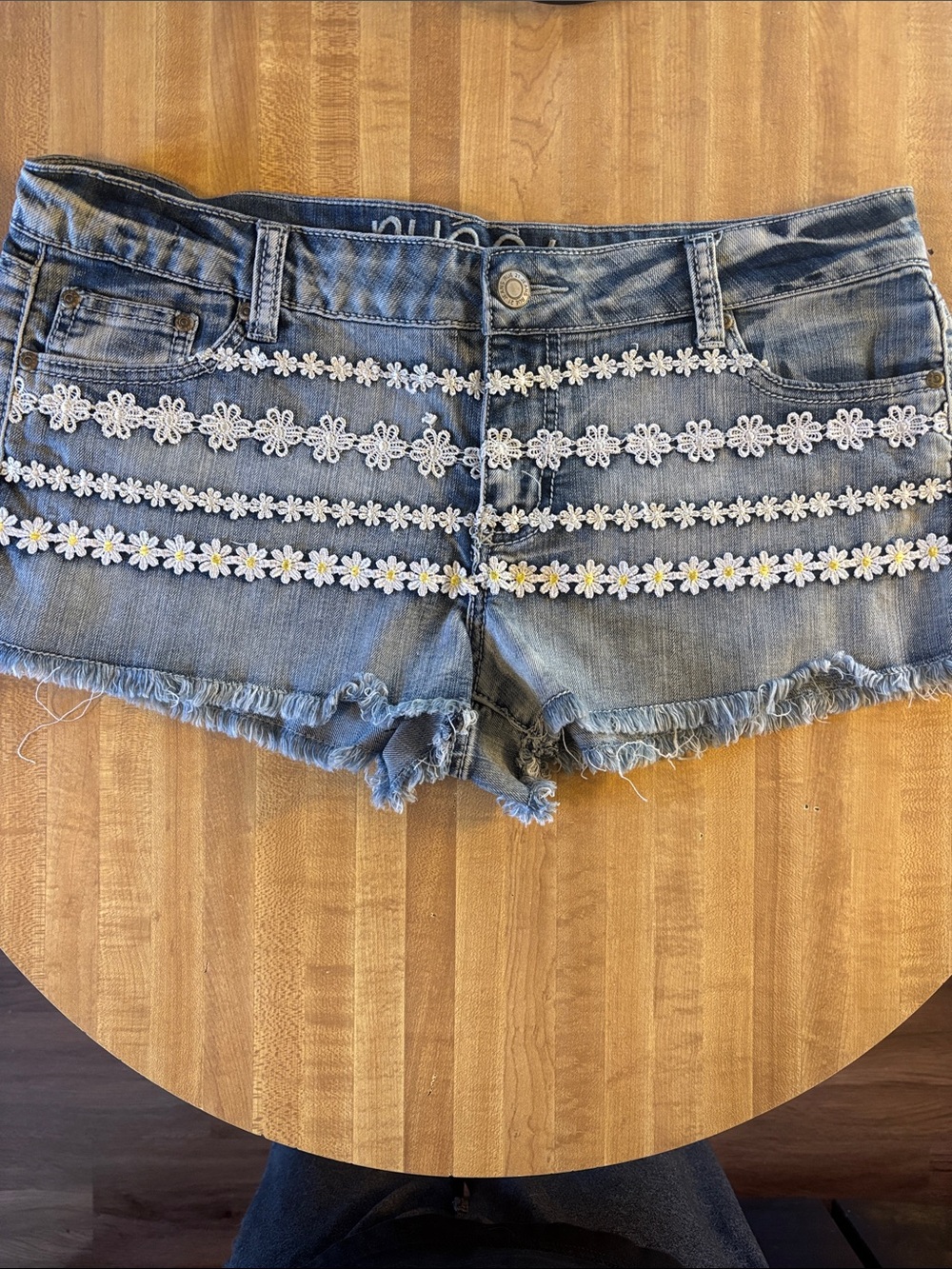 Rue21 Blue Daisy Trim Denim Jean Shorts Size 13/14